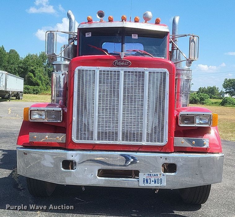 image for item DR4966 1993 Peterbilt  379 semi truck