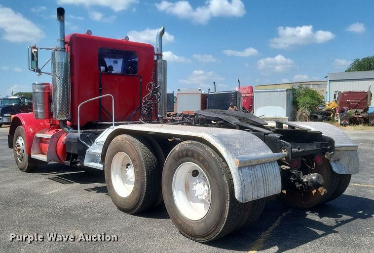 image for item DR4966 1993 Peterbilt  379 semi truck