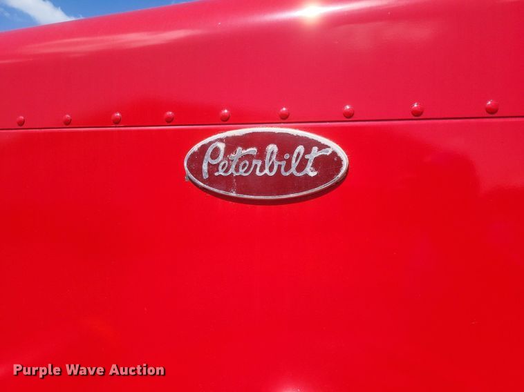 image for item DR4966 1993 Peterbilt  379 semi truck