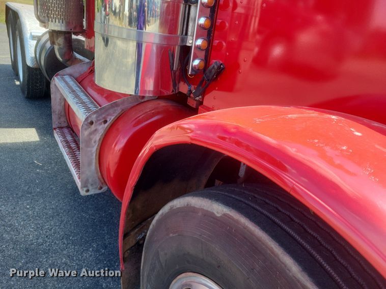 image for item DR4966 1993 Peterbilt  379 semi truck