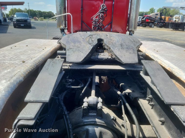 image for item DR4966 1993 Peterbilt  379 semi truck