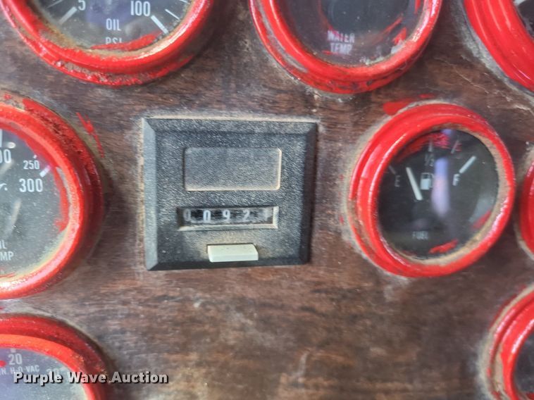 image for item DR4966 1993 Peterbilt  379 semi truck