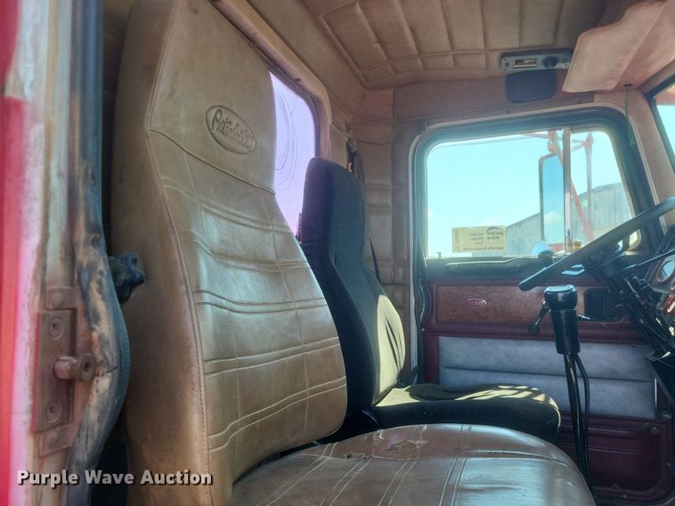 image for item DR4966 1993 Peterbilt  379 semi truck