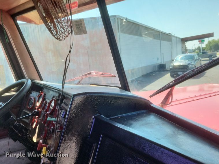 image for item DR4966 1993 Peterbilt  379 semi truck