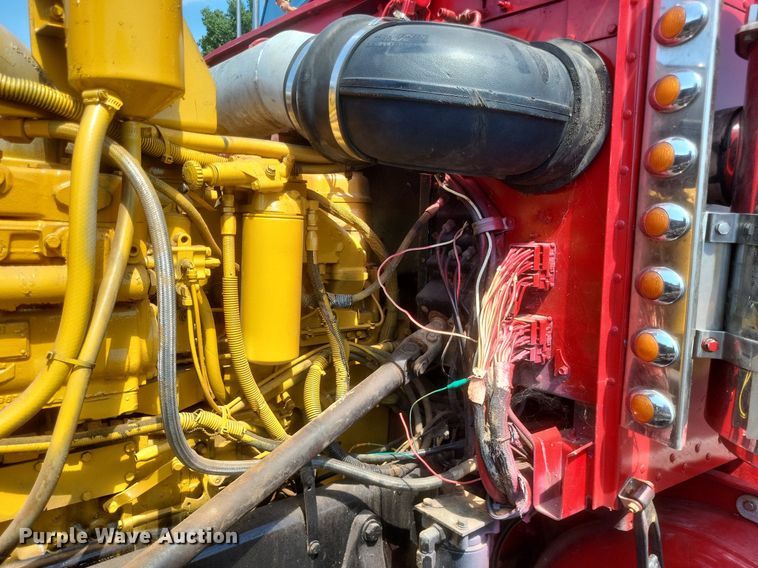 image for item DR4966 1993 Peterbilt  379 semi truck