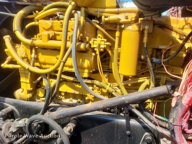 image for item DR4966 1993 Peterbilt  379 semi truck