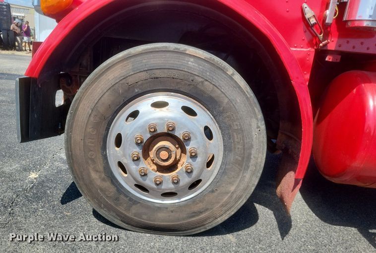 image for item DR4966 1993 Peterbilt  379 semi truck