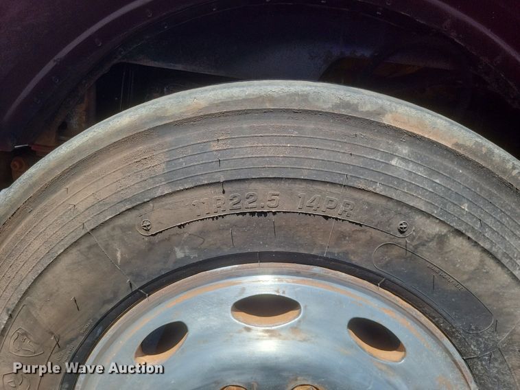 image for item DR4966 1993 Peterbilt  379 semi truck