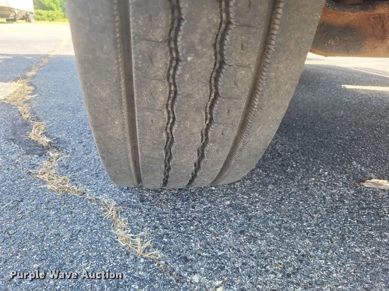 image for item DR4966 1993 Peterbilt  379 semi truck