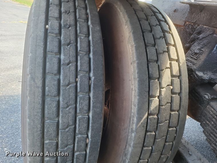 image for item DR4966 1993 Peterbilt  379 semi truck