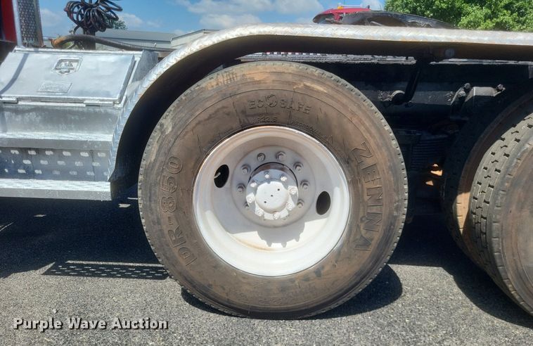 image for item DR4966 1993 Peterbilt  379 semi truck