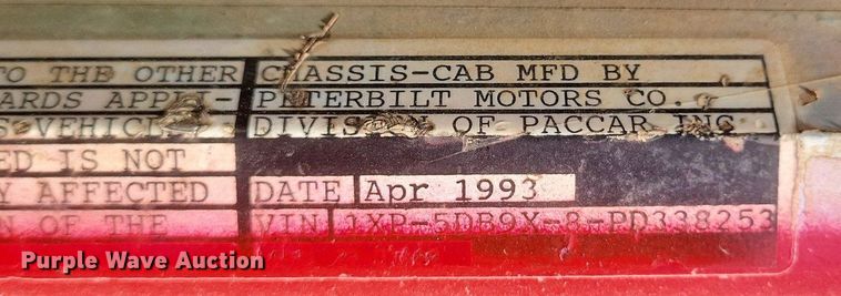 image for item DR4966 1993 Peterbilt  379 semi truck