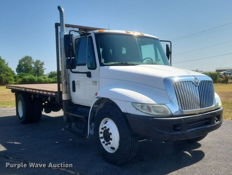 image for item DR4967 2007 International  4300 flatbed truck