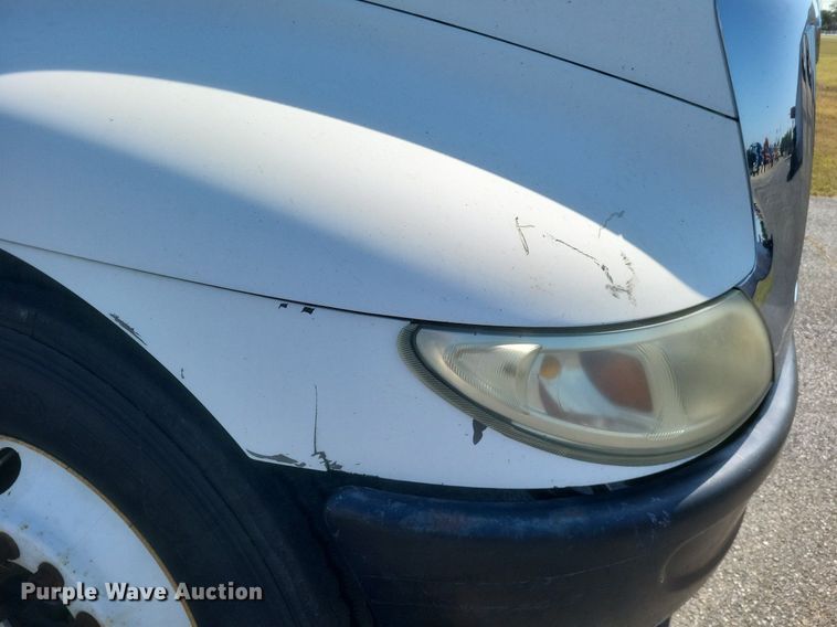 image for item DR4967 2007 International  4300 flatbed truck