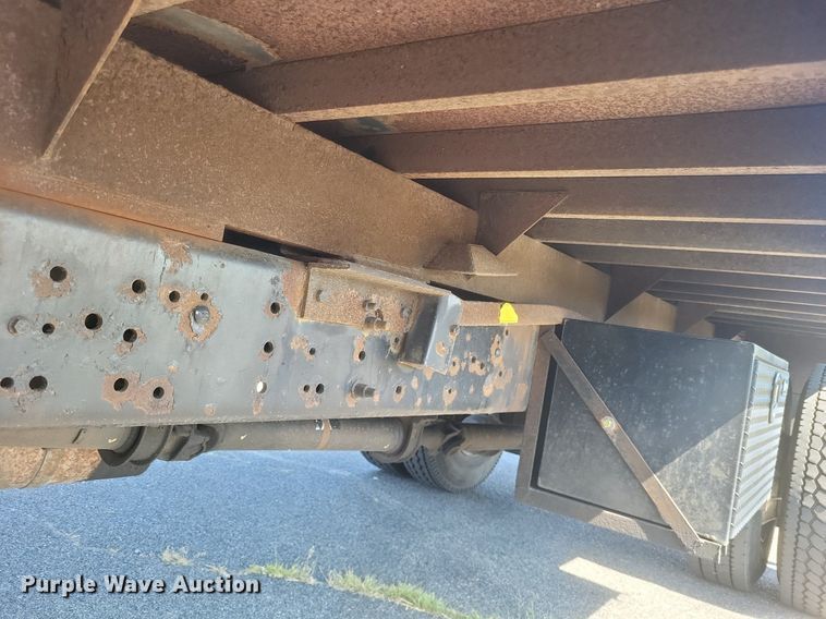 image for item DR4967 2007 International  4300 flatbed truck