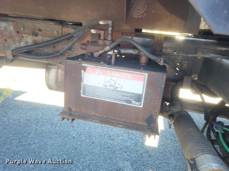 image for item DR4967 2007 International  4300 flatbed truck