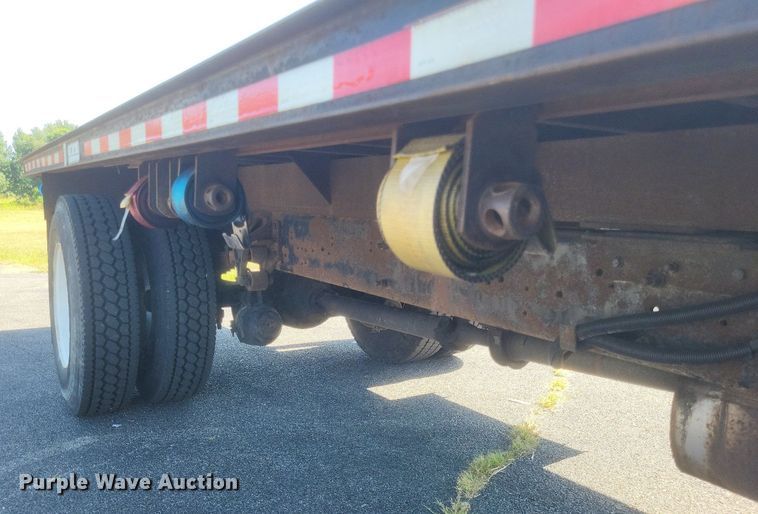 image for item DR4967 2007 International  4300 flatbed truck