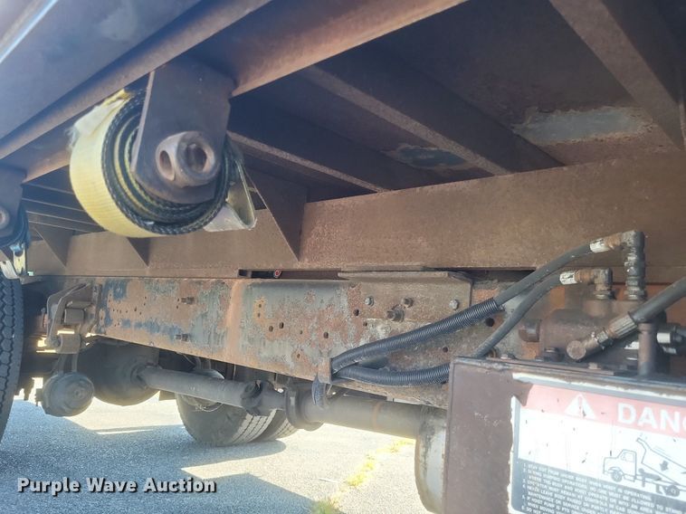 image for item DR4967 2007 International  4300 flatbed truck