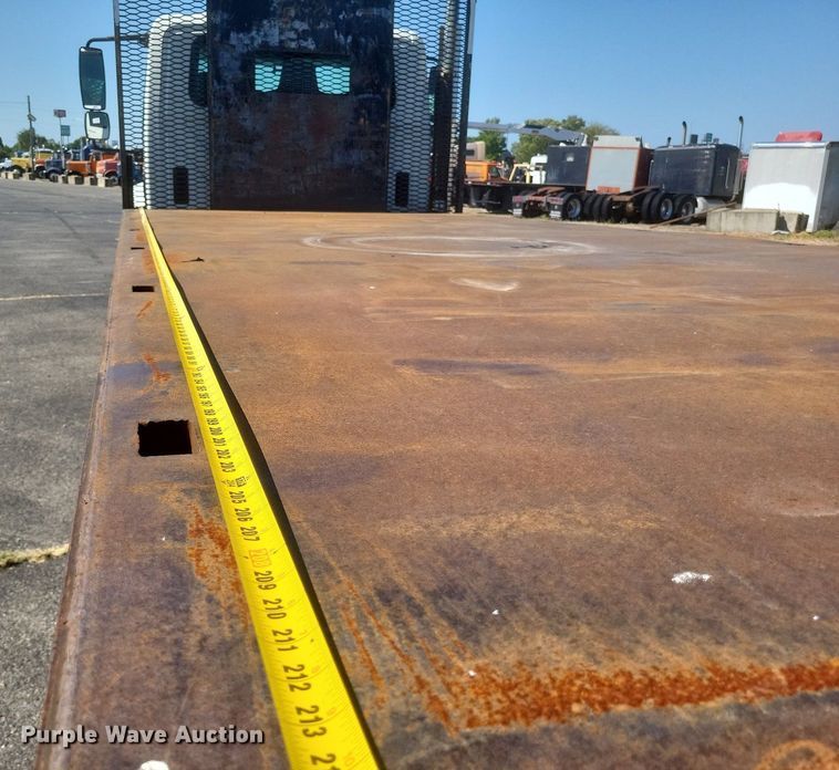 image for item DR4967 2007 International  4300 flatbed truck