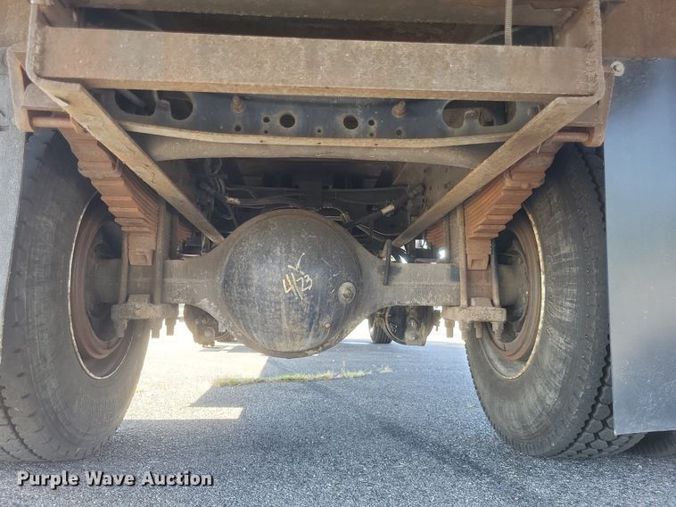 image for item DR4967 2007 International  4300 flatbed truck