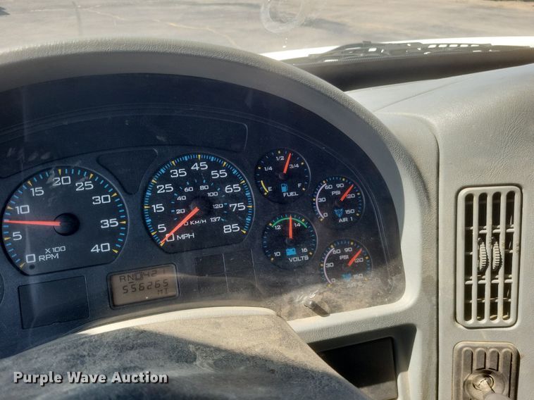 image for item DR4967 2007 International  4300 flatbed truck