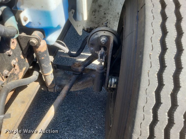 image for item DR4967 2007 International  4300 flatbed truck