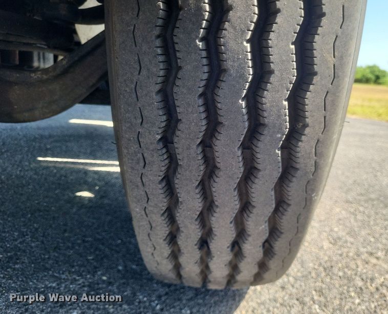 image for item DR4967 2007 International  4300 flatbed truck