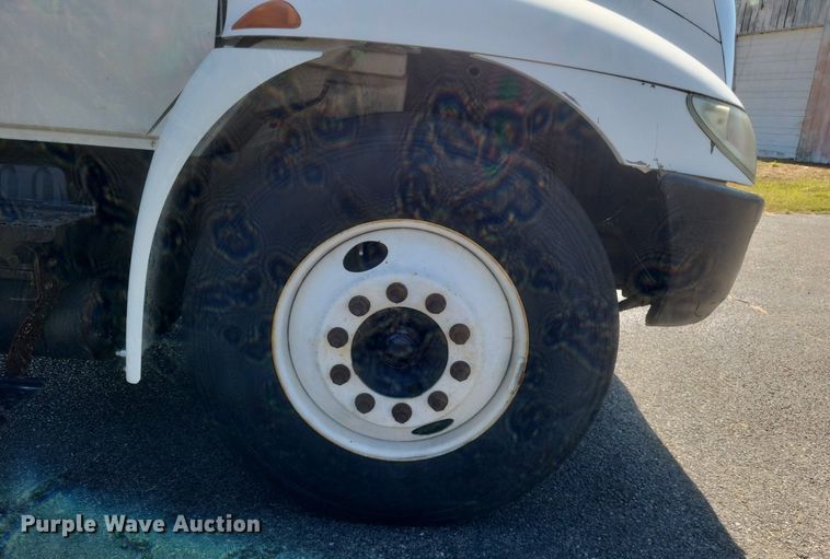 image for item DR4967 2007 International  4300 flatbed truck