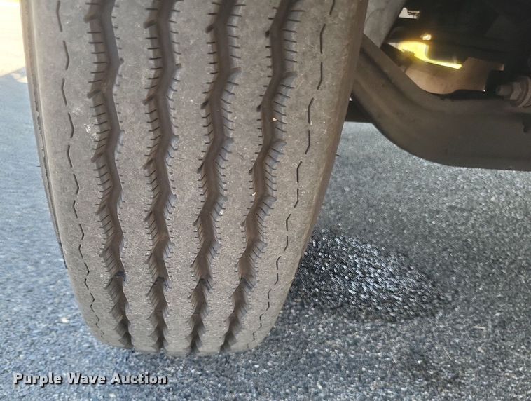 image for item DR4967 2007 International  4300 flatbed truck