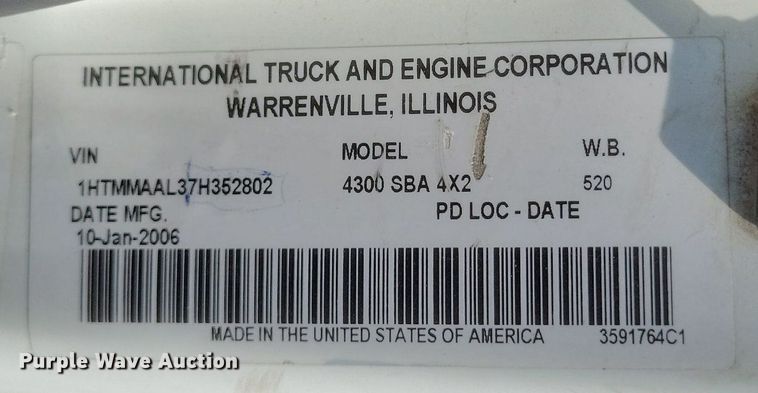 image for item DR4967 2007 International  4300 flatbed truck