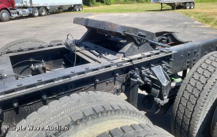 image for item DR4969 2007 Mack Vision CXN 612 semi truck