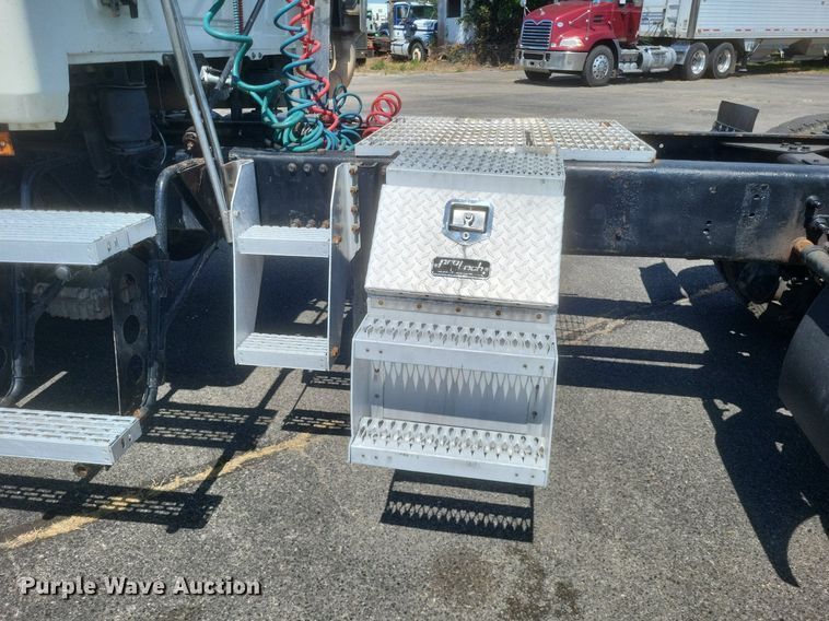 image for item DR4969 2007 Mack Vision CXN 612 semi truck