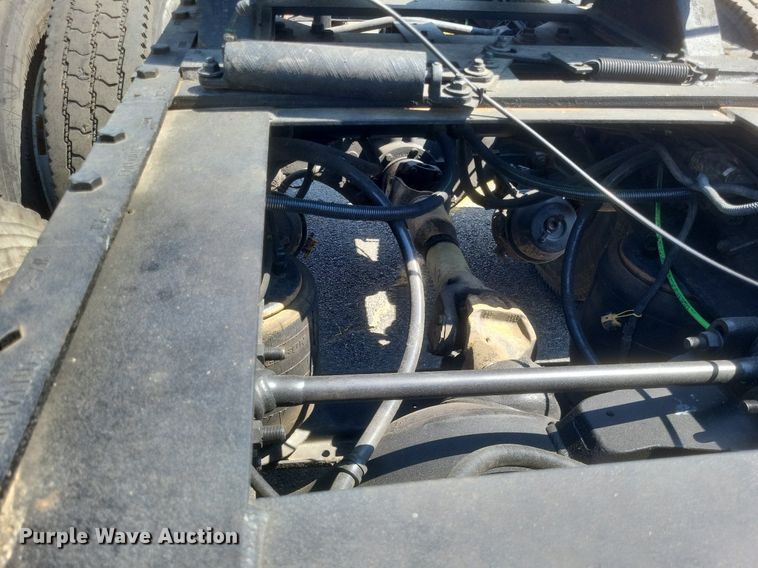 image for item DR4969 2007 Mack Vision CXN 612 semi truck