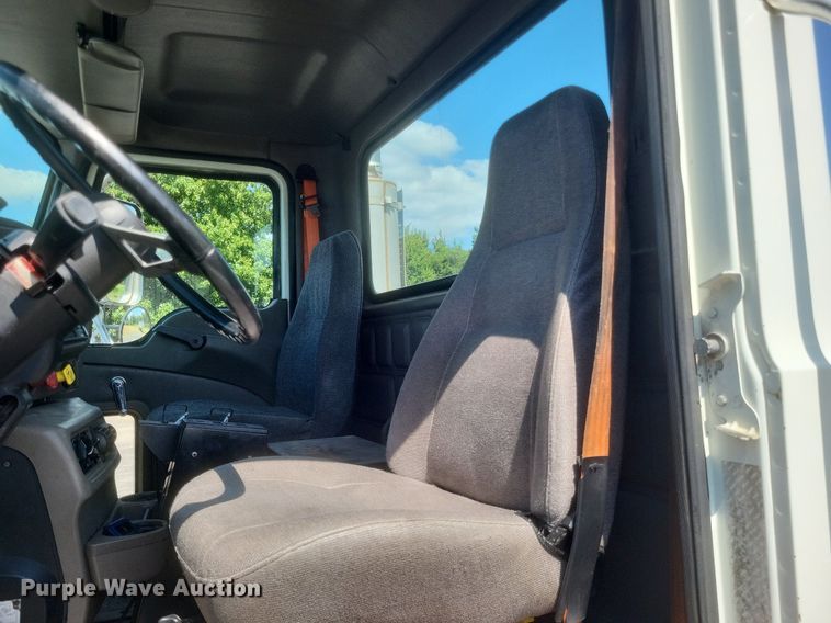 image for item DR4969 2007 Mack Vision CXN 612 semi truck