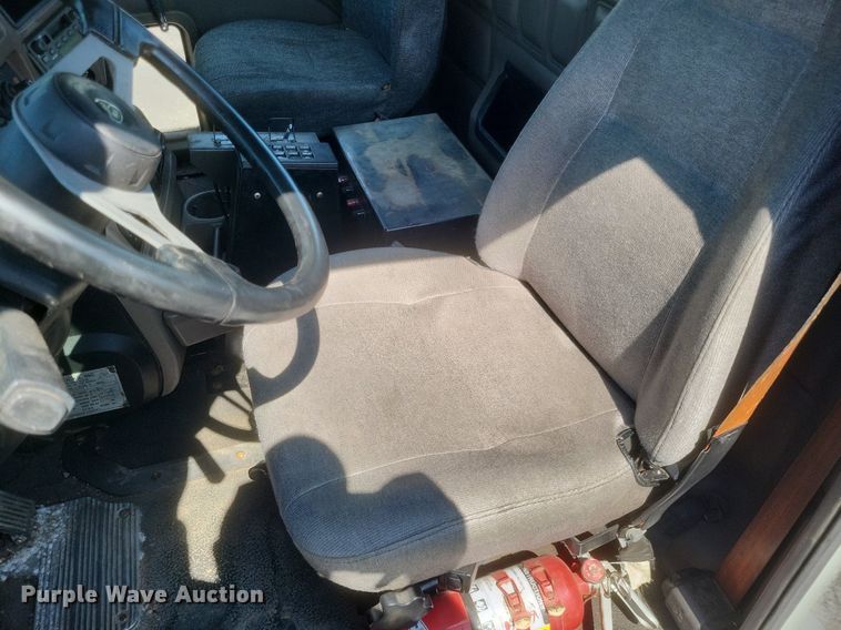 image for item DR4969 2007 Mack Vision CXN 612 semi truck