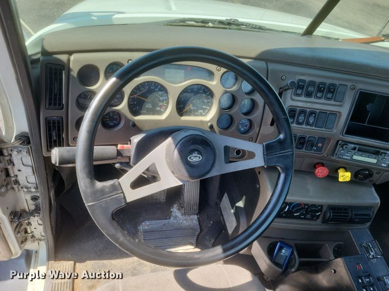 image for item DR4969 2007 Mack Vision CXN 612 semi truck