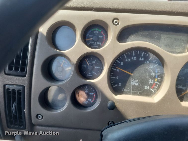 image for item DR4969 2007 Mack Vision CXN 612 semi truck