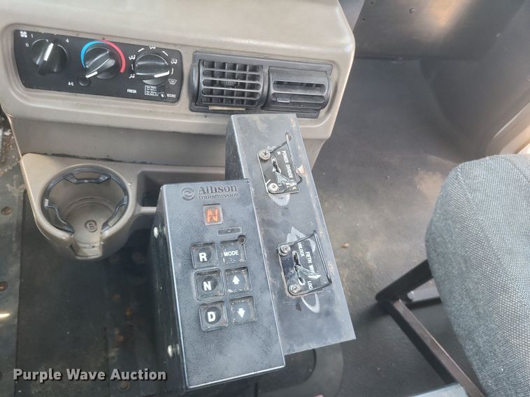 image for item DR4969 2007 Mack Vision CXN 612 semi truck