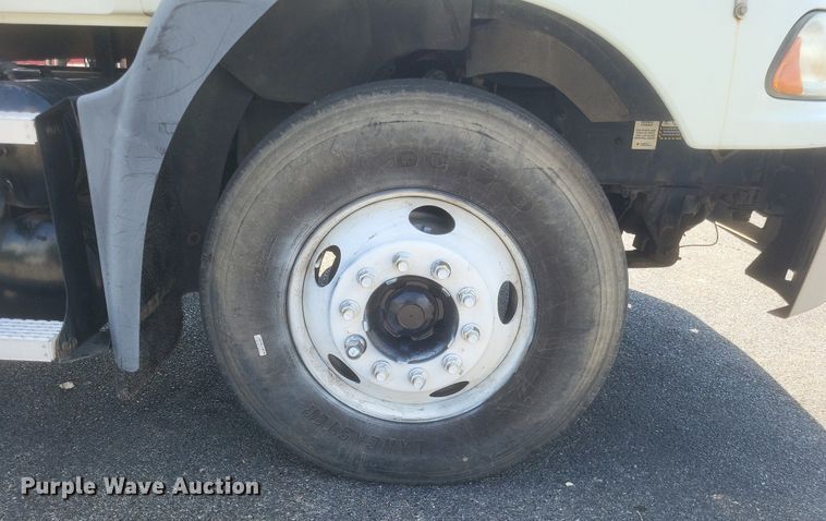 image for item DR4969 2007 Mack Vision CXN 612 semi truck