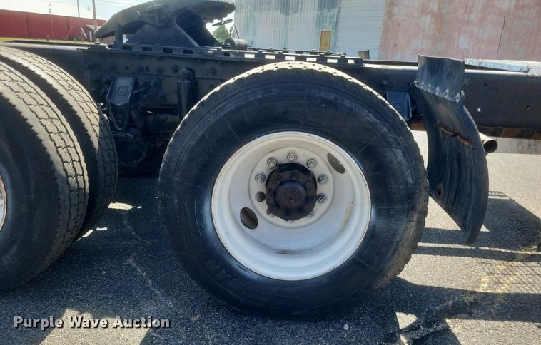 image for item DR4969 2007 Mack Vision CXN 612 semi truck