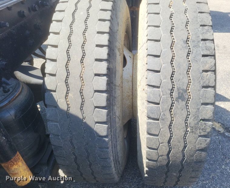 image for item DR4969 2007 Mack Vision CXN 612 semi truck