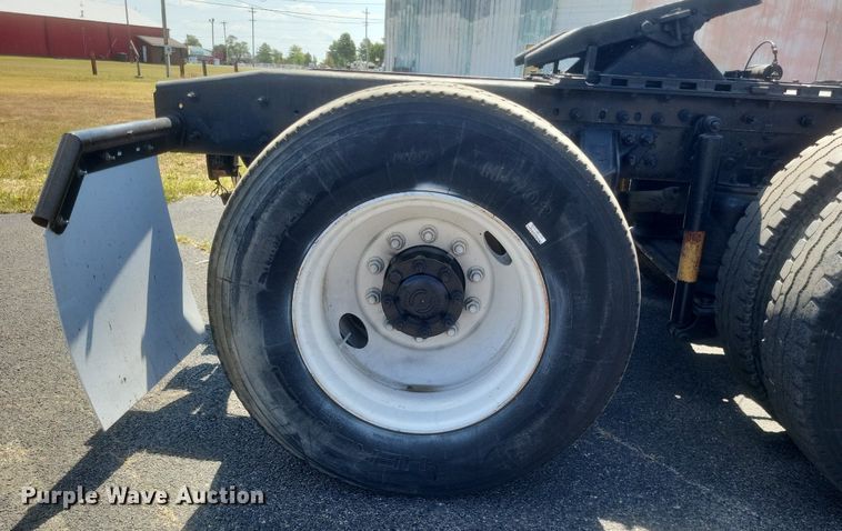 image for item DR4969 2007 Mack Vision CXN 612 semi truck