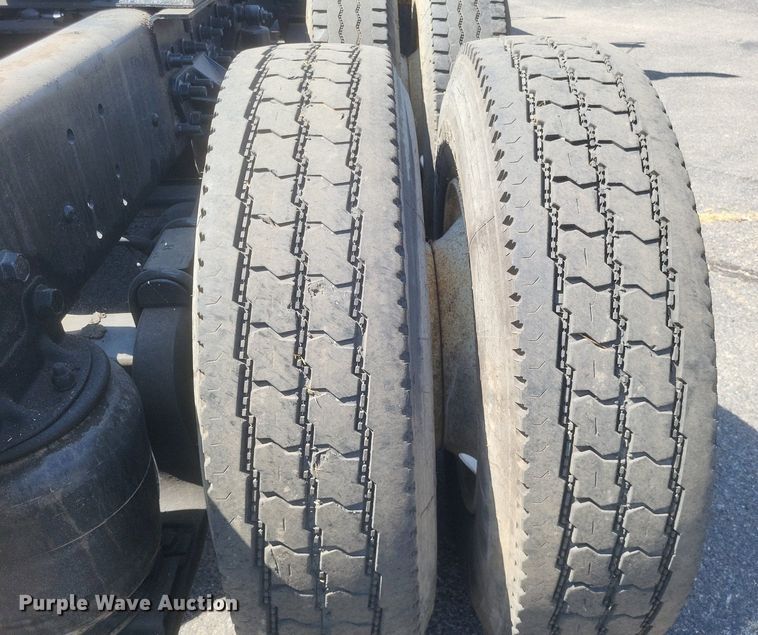 image for item DR4969 2007 Mack Vision CXN 612 semi truck