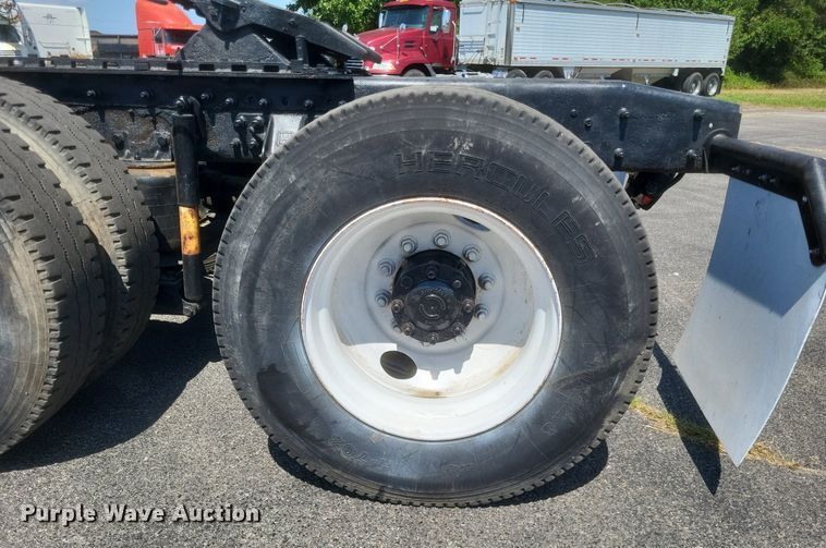 image for item DR4969 2007 Mack Vision CXN 612 semi truck