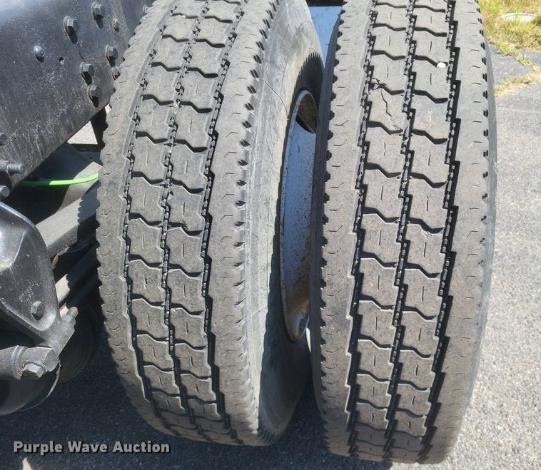 image for item DR4969 2007 Mack Vision CXN 612 semi truck