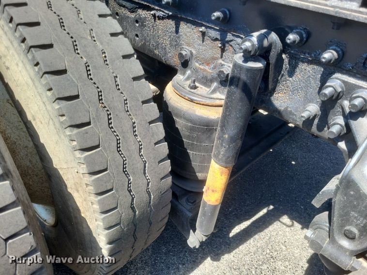 image for item DR4969 2007 Mack Vision CXN 612 semi truck