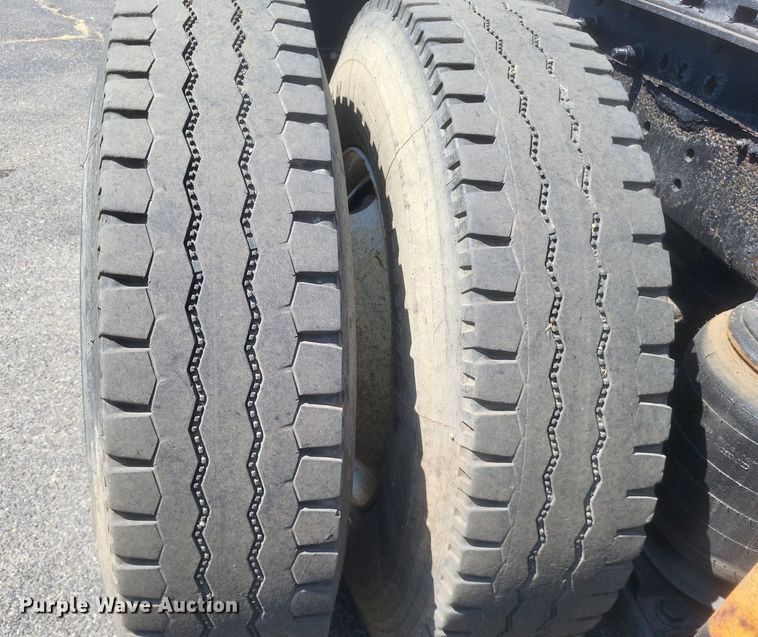 image for item DR4969 2007 Mack Vision CXN 612 semi truck