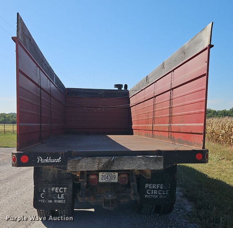 image for item DR8761 1979 GMC Astro 95 dump flatbed truck