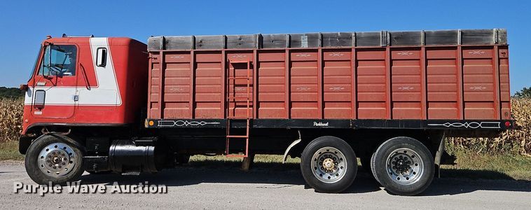 image for item DR8761 1979 GMC Astro 95 dump flatbed truck