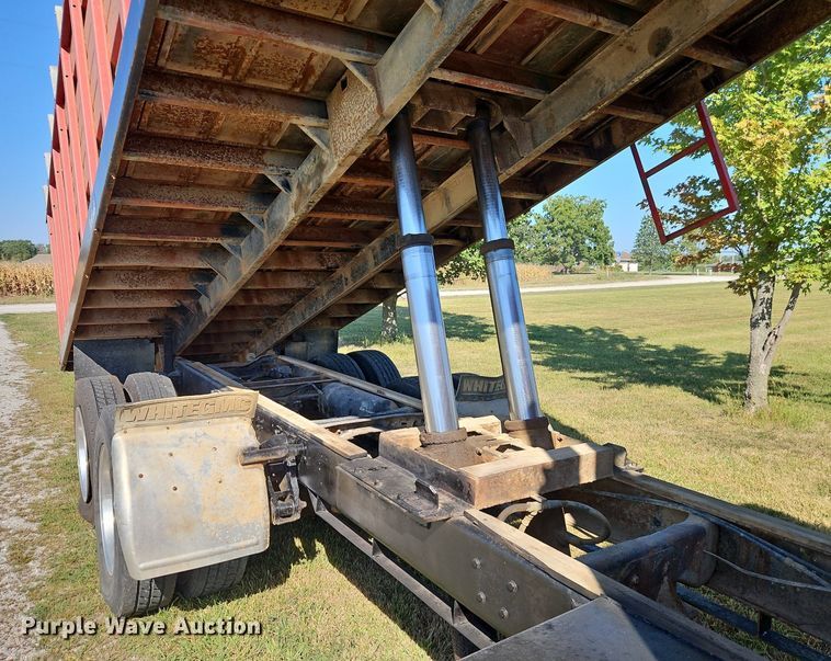 image for item DR8761 1979 GMC Astro 95 dump flatbed truck